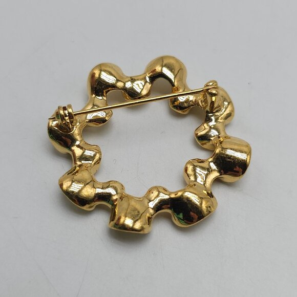 Vintage 1970s Gold Tone Ruffled Circle Brooch Pin Jewelry Accessory - Picture 3 of 4